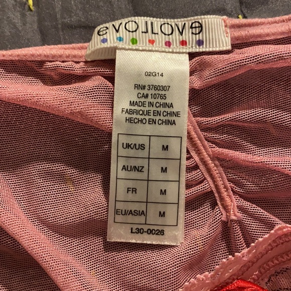 Pink bra and panty set - Picture 5 of 5